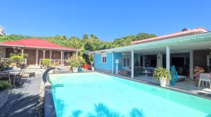 VILLA DE CHARME AVEC PISCINE ET BUNGALOW